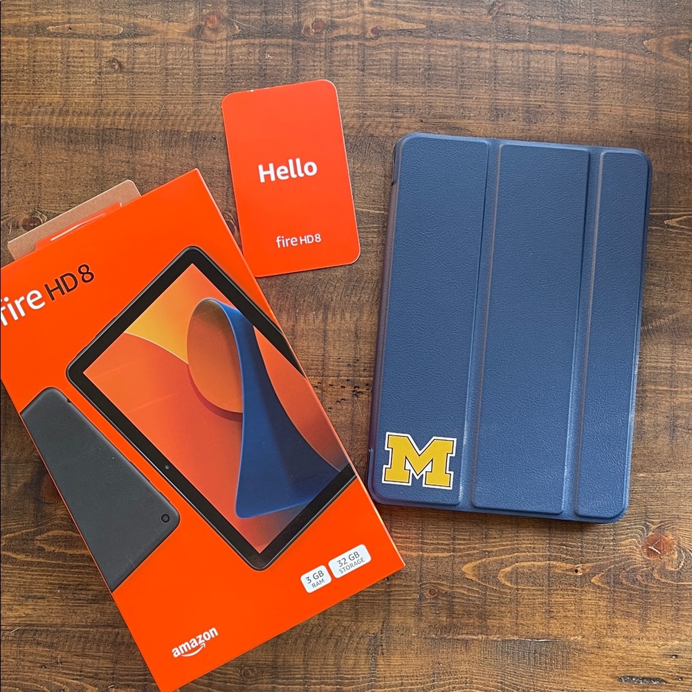 Like new Amazon Fire HD 8 Tablet with Navy Cover and charging cable & brick